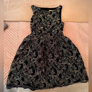 back cutout alice and olivia holiday dress